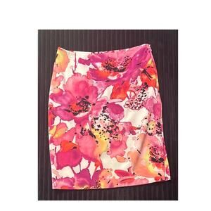 Worthington Women’s Floral Skirt Size 10P Pink A-Line 24.5”